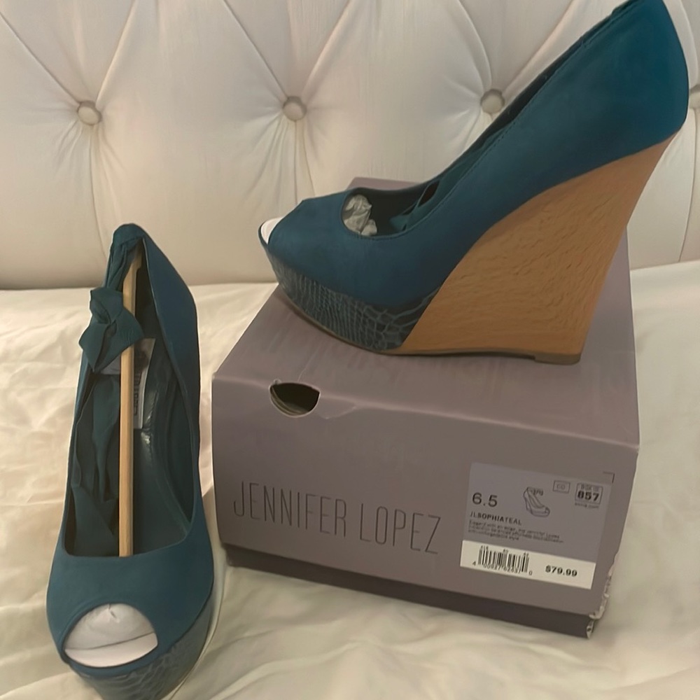 Women’s shoes